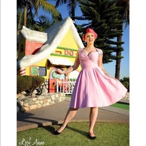 PUG Luscious dress in pink.